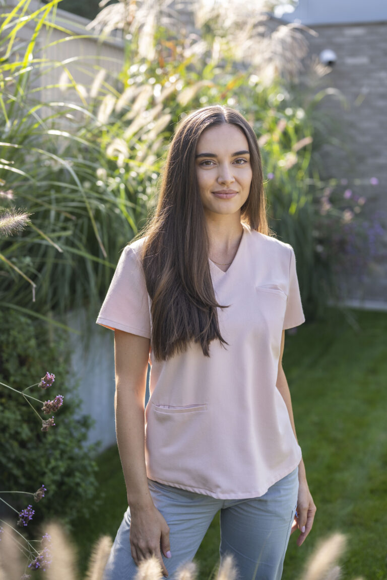 Eliška Nešporová, DiS., dentální hygienistka - CLINIQ Dejvice