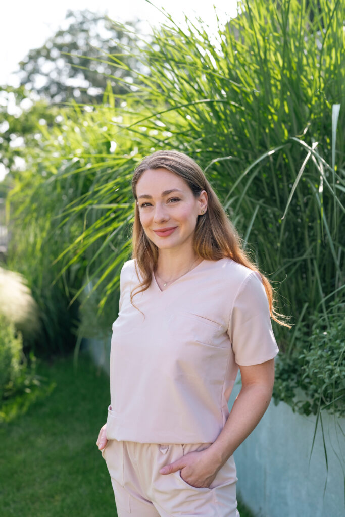 Anna Semerádová, DiS. et DiS., dentální hygienistka - CLINIQ Dlouhá